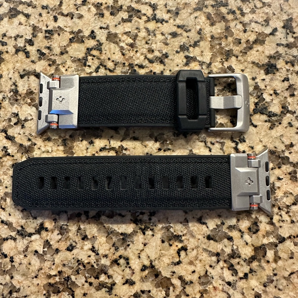 Spigen series 7 Apple Watch band